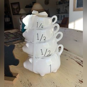 Cute Little Piggy Measuring Cups